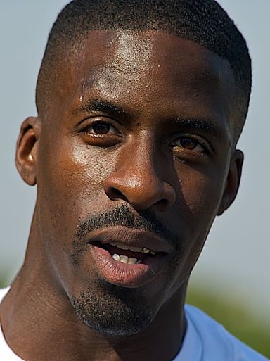 Where does Dwain Chambers rank on the British all-time list for 100 metres?