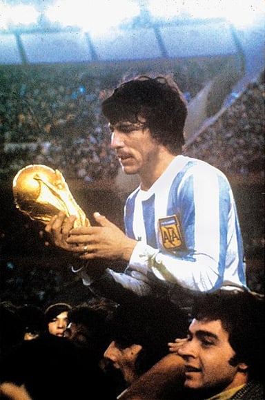 Which Argentine player won the Golden Ball award in the 1986 World Cup?