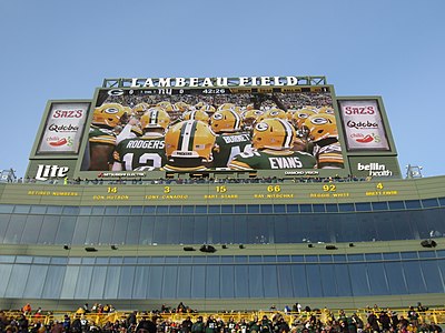 What is the Packers' win-loss record in NFL history, including both regular season and playoff games?