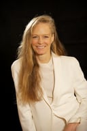 How Well Do You Know Suzy Amis Cameron? Uncover the Green Queen's Journey and Hollywood Stardom!
