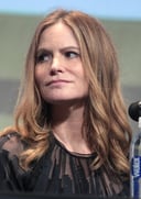 The Captivating Journey of Jennifer Jason Leigh: A Quiz on the Versatile American Actress!