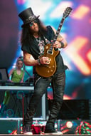 Strumming the Strings of Slash: The Ultimate Quiz for Fans of the Iconic Guitarist