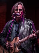 The Jackson Browne Melody Mastermind: Test Your Knowledge on the Legendary Singer-Songwriter!