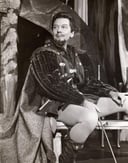 The Stage Maestro: An Engaging Quiz on John Gielgud's Illustrious Career