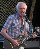 Rock 'n Rollin' with Peter Frampton: The Ultimate Quiz on the English Guitar Legend
