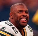The Dominant Force: Unleashing the Ultimate Reggie White Quiz!