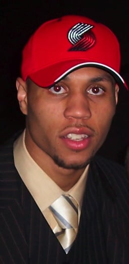 Which award did Brandon Roy win for his first season performance in the NBA?
