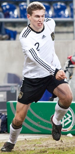 Daniel played for VfB Stuttgart from 2009 to which year?
