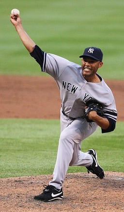 What type of fastball did Mariano Rivera primarily throw?