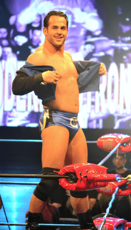 In which year did Roderick Strong debut for ROH?