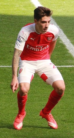What position does Héctor Bellerín primarily play?