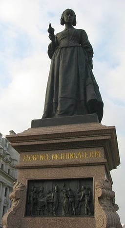 Which hospital in London houses the nursing school Florence Nightingale established?