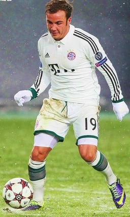 In which position does Mario Götze play?