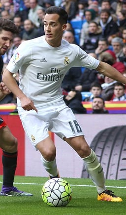 On what position does Lucas Vázquez primarily play for Real Madrid?