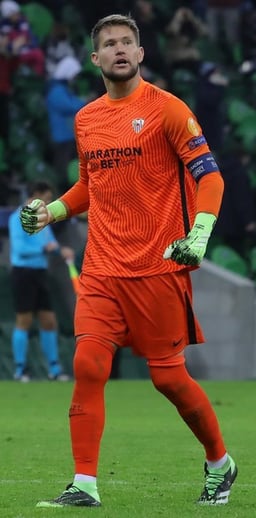 What is the peak age range for goalkeepers that Vaclík is currently in?
