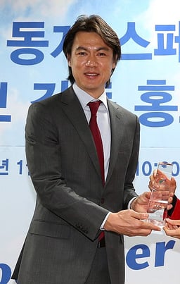 Did Hong Myung-bo receive any votes in the elections for the FIFA World Player of the Year?