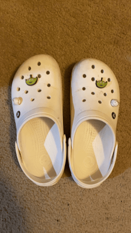 Who is the current CEO of Crocs, ?