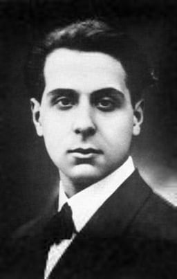 Did Seferis serve in the armed forces?