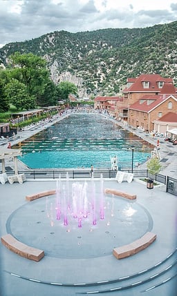 What valley is Glenwood Springs connected to?