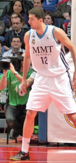 What was Mirotić's highest season scoring average in the NBA?