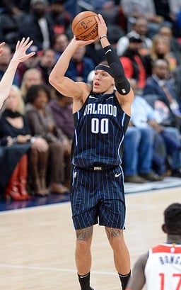 Which NBA team did Aaron Gordon join in 2021?