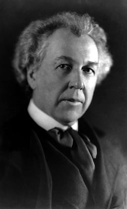 Which awards has Frank Lloyd Wright received?