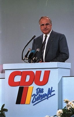 When did Helmut Kohl pass away?