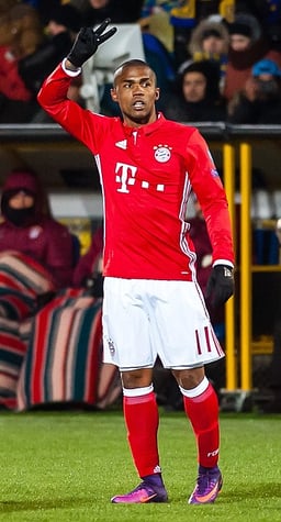 From which club did Douglas Costa start his professional career?