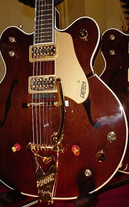 Which instrument did Chet Atkins occasionally play?