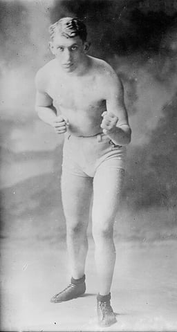 Who knocked out Battling Levinsky and took away his light heavyweight championship belt in 1920?