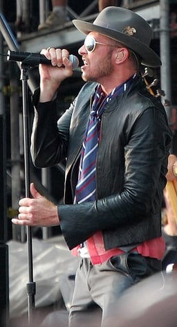 Scott Weiland was known for his work with which two rock bands?