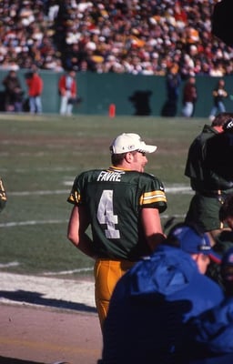 Would you be able to tell me what teams Brett Favre plays or has played for? [br](Select 2 answers)