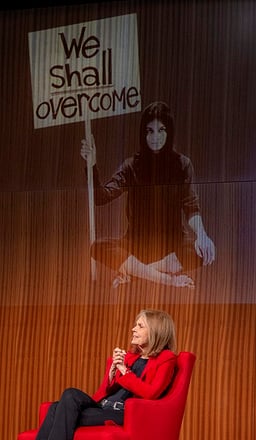 Which article brought Steinem national attention?