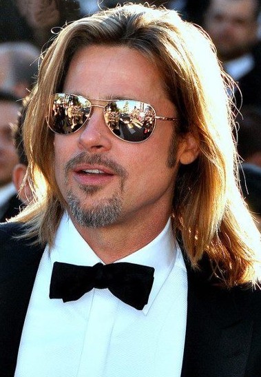 Is Brad Pitt left or right handed?