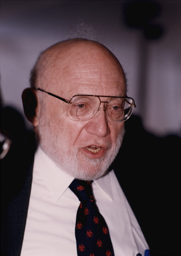 Lederberg was a pioneer in which field combining computing and biology?