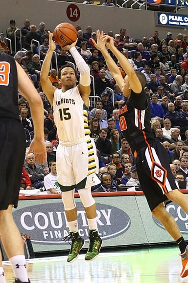 Jalen Brunson holds the record for most three-point shots made in a half without a miss, how many?