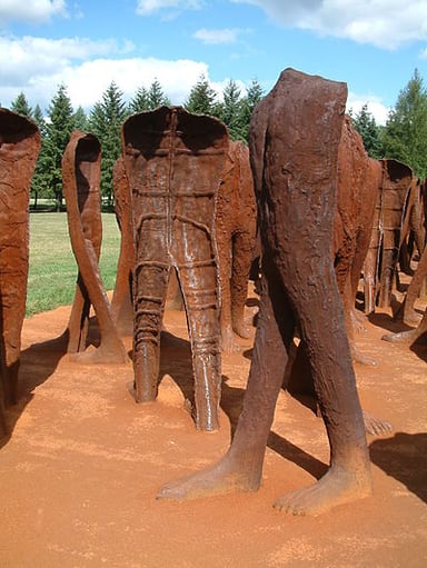 What is a common theme explored in Abakanowicz's work?