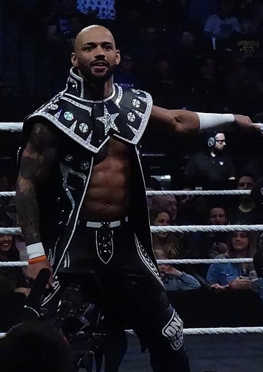 Who did Ricochet team with at WrestleMania 35?