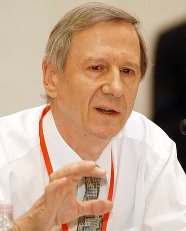 When was Anthony Giddens born?