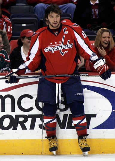 How many 40-goal seasons does Alexander Ovechkin hold the NHL record for?