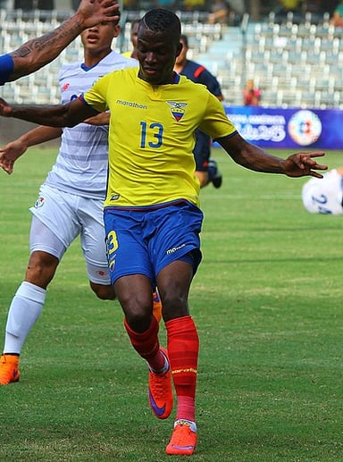 Which English club did Enner Valencia join for an estimated £12 million in 2014?