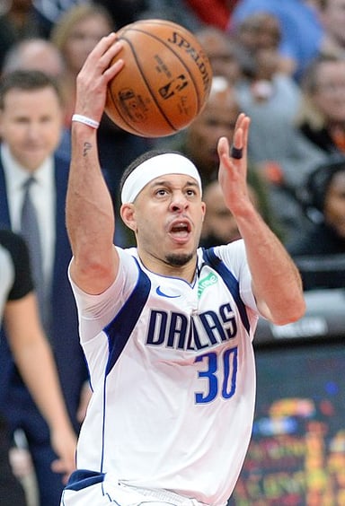 Seth Curry is left-handed. True or False?