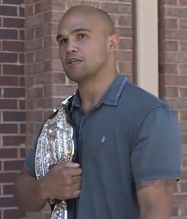 When did Robbie Lawler retire from professional MMA?