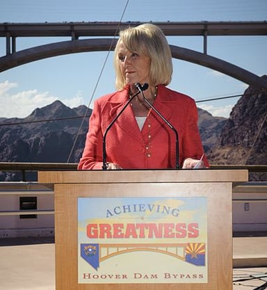 What certificate did Jan Brewer receive from Glendale Community College?