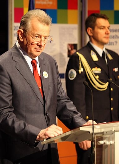 Pál Schmitt served as a Vice-President of which institution from 2009 to 2010?