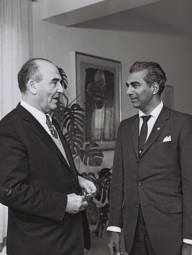 Who was the U.S. President Eshkol worked with to strengthen ties?