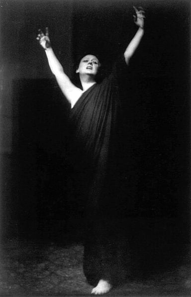Isadora Duncan is considered a pioneer in what type of dance?