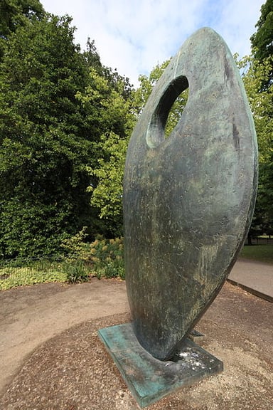 In which art movement was Barbara Hepworth a leading figure?
