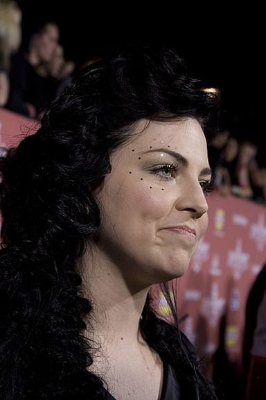 Which rock band did Amy Lee co-found?