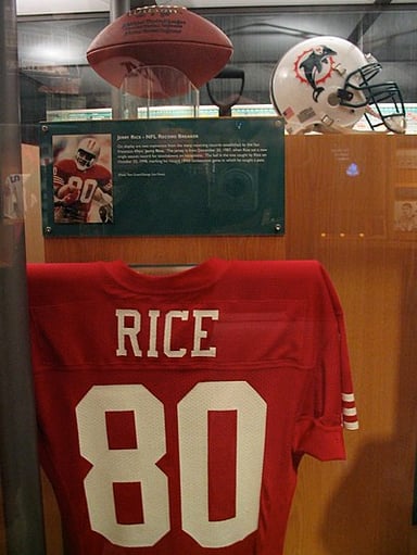 In Jan 10, 2021 Jerry Rice had 697,041 followers on Twitter. Can you guess how many Twitter followers Jerry Rice had in Feb 28, 2022?